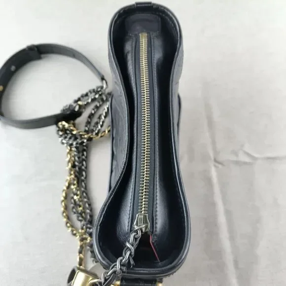 Chanel Women Pre-Loved Bag Very Good Condition - Picture 7 of 9